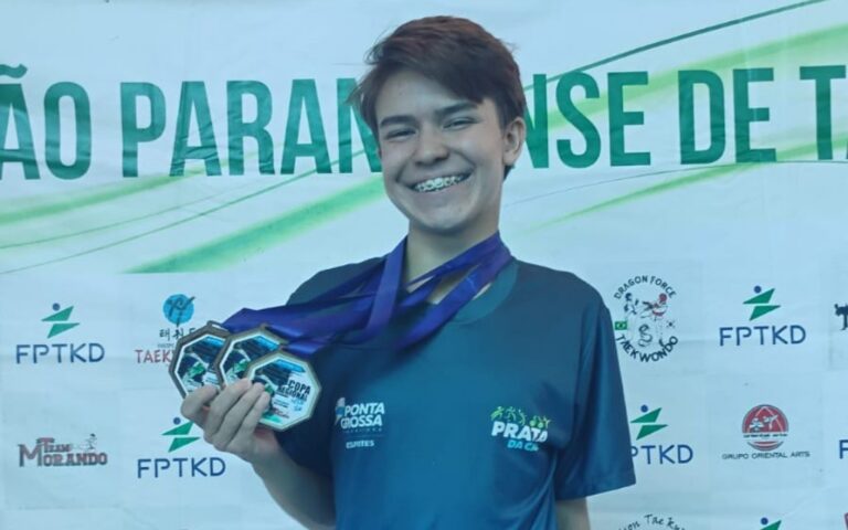 Atleta de Ponta Grossa conquista três ouros em competição regional de taekwondo
