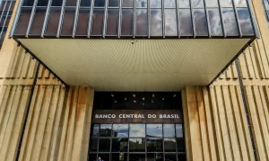 Mercado eleva previsão da inflação para 5,04% este ano